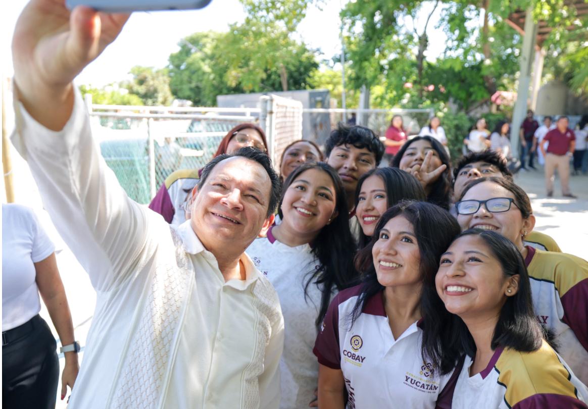 Renacimiento Maya cumple con mejores espacios y herramientas para los 72 planteles del Cobay Renacimiento Maya cumple con mejores espacios y herramientas para los 72 planteles del Cobay