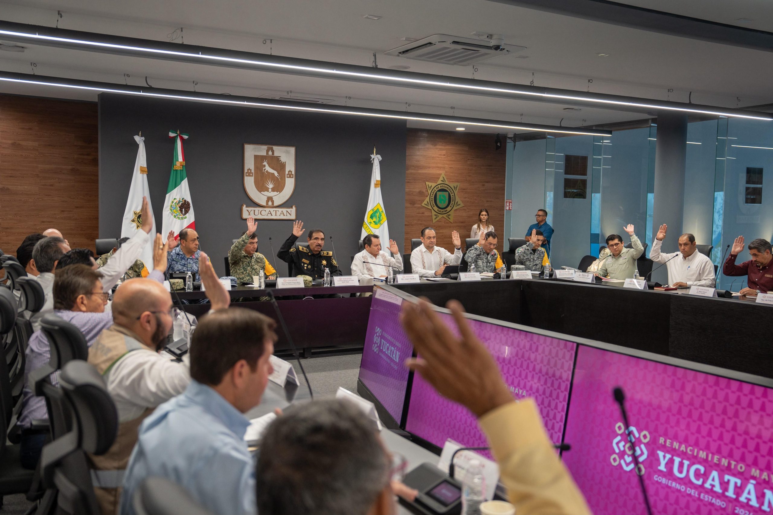 Yucatán suspende actividades no esenciales y educativas en nueve municipios por Isaías