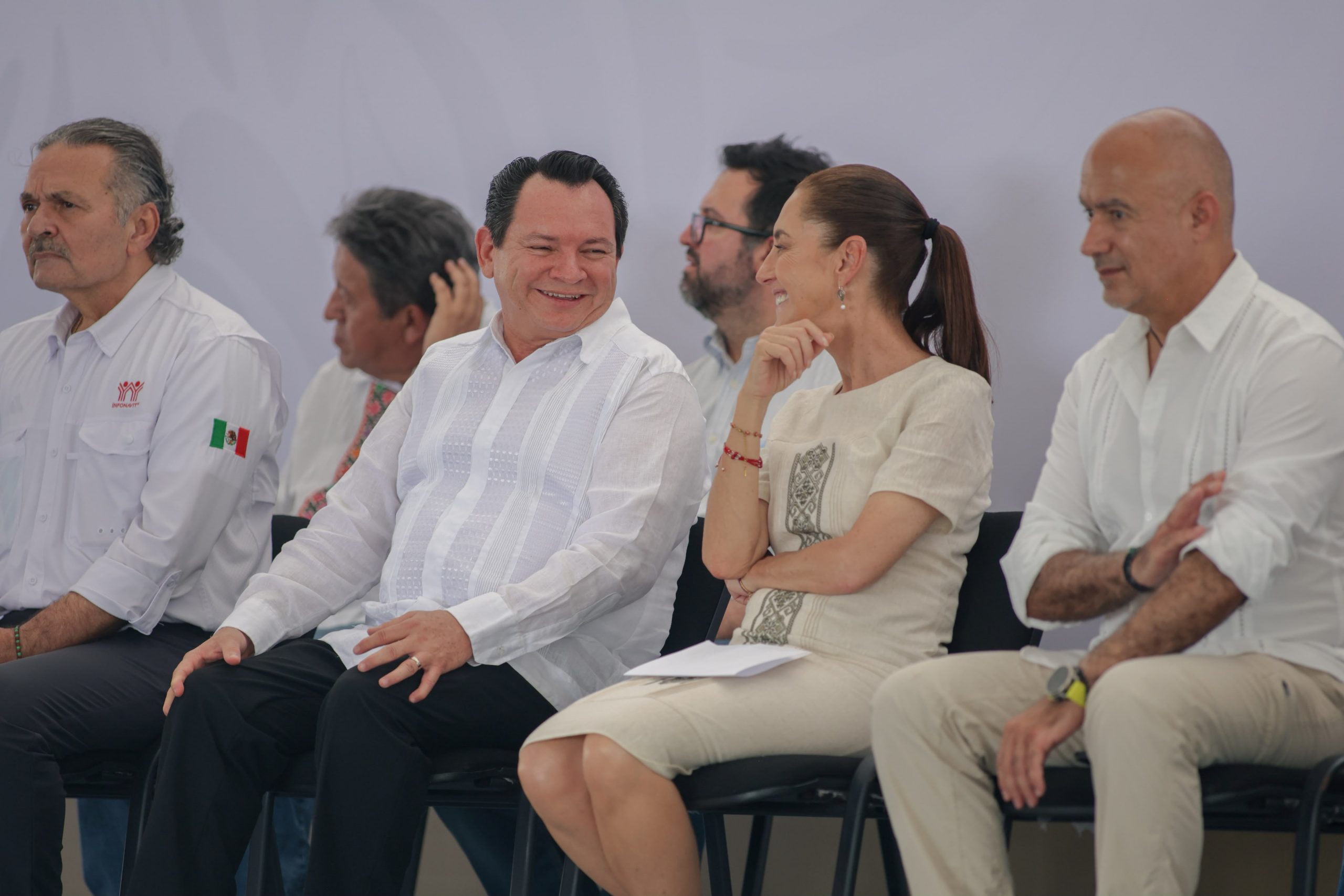 “Cuando vine en campaña prometí que aquí iba a haber una universidad de la salud y lo vamos a cumplir”: Sheinbaum anuncia en Umán sede de la Rosario Castellanos con Medicina y Enfermería