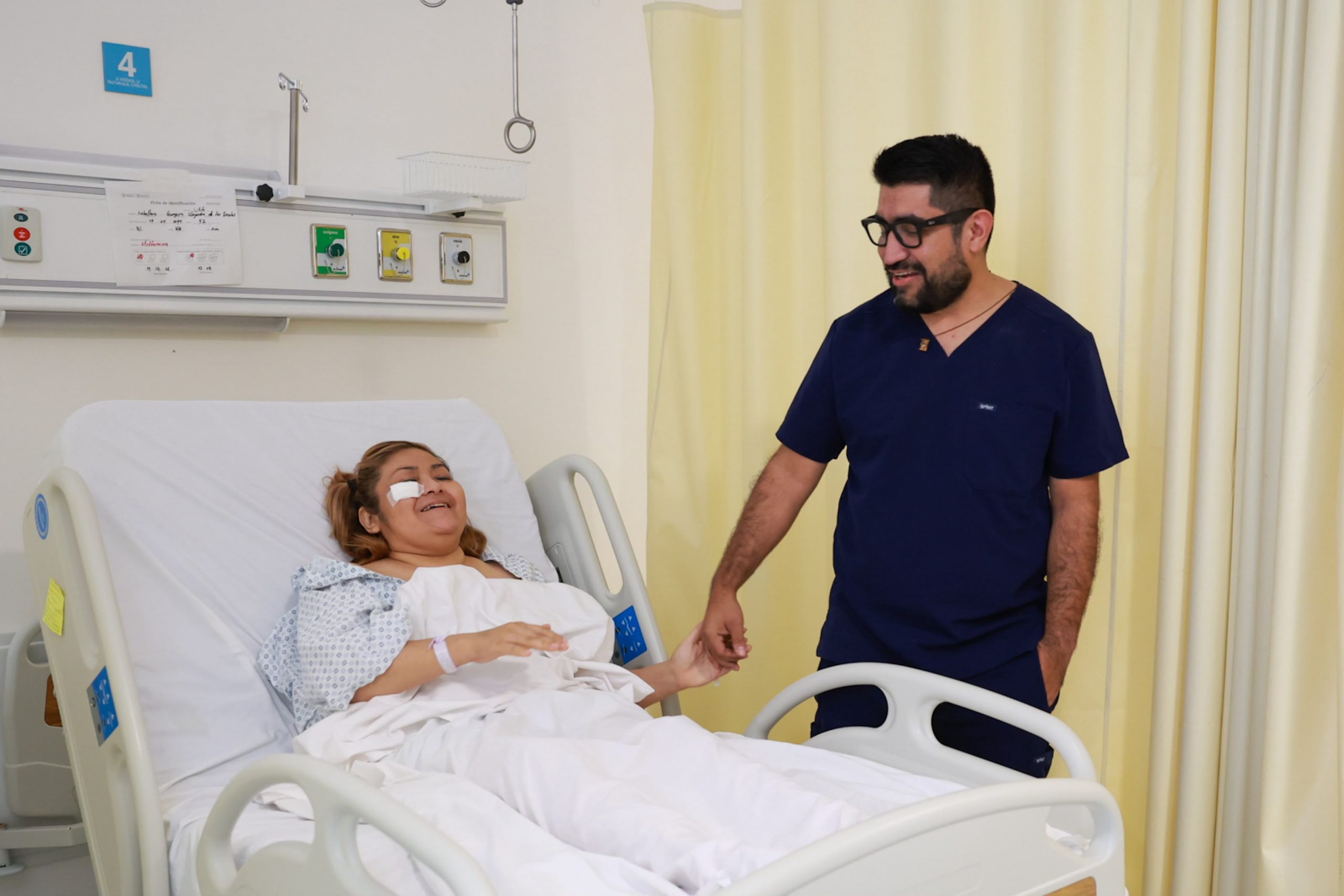 “Adiós cuchillos, venga robotito”: Alejandra, la primera paciente operada del apéndice por un robot en el O’Horán, sin pagar un peso