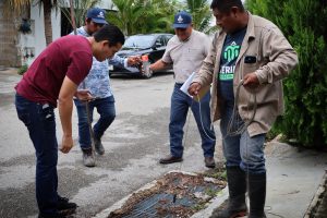 Adrián Gorocica gestiona soluciones para vecinos de Los Almendros III ante problemas de inundaciones